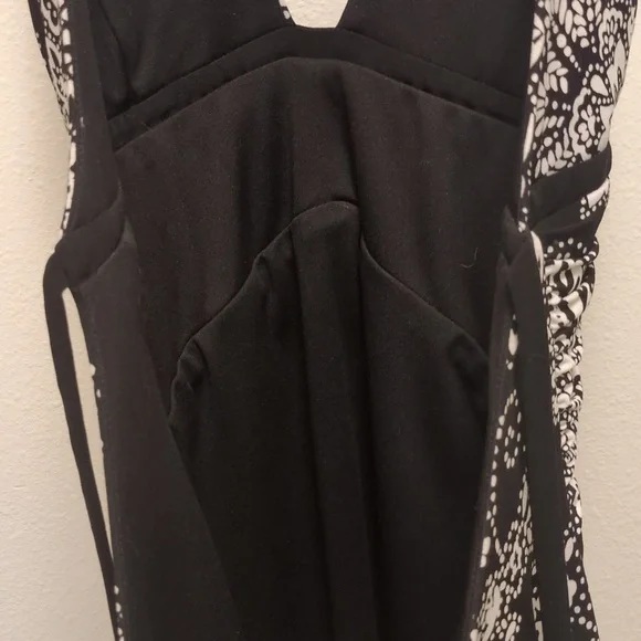 Stunning Halter Dress with Floral Design - Picture 8 of 13